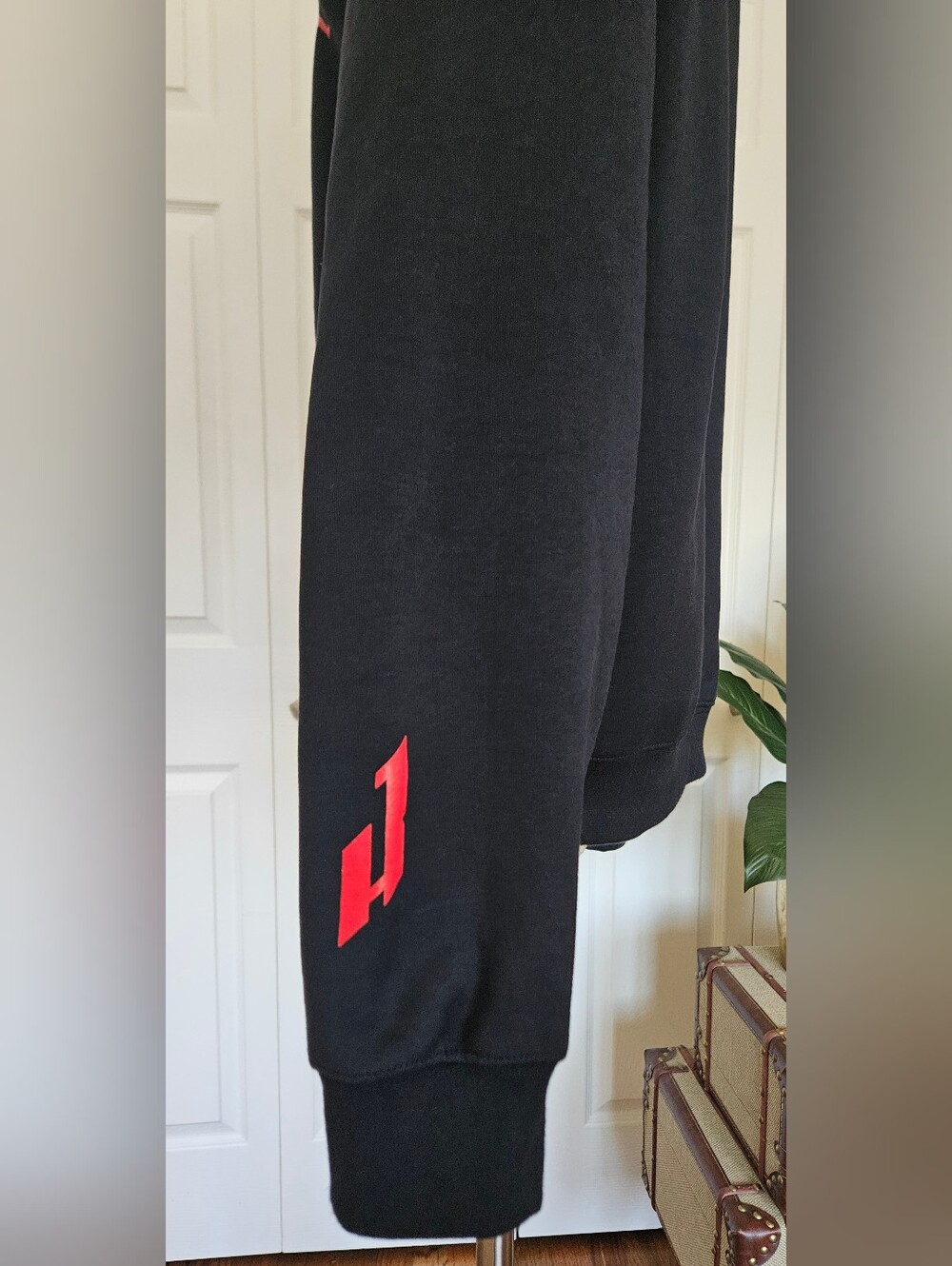 NWT Nike Jordan Jalen Hurts Love Hurts Pullover Hoodie Black Red Eagles Size M - Picture 3 of 14